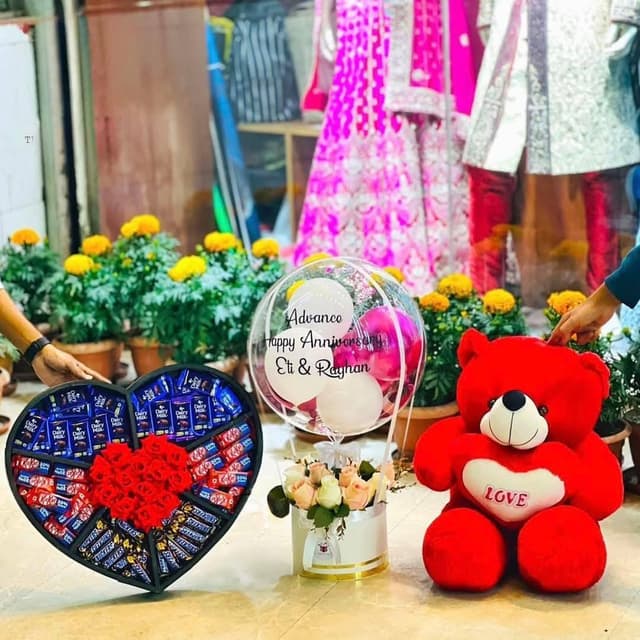 Advance Anniversary Giant Bear & Rose Heart Suite